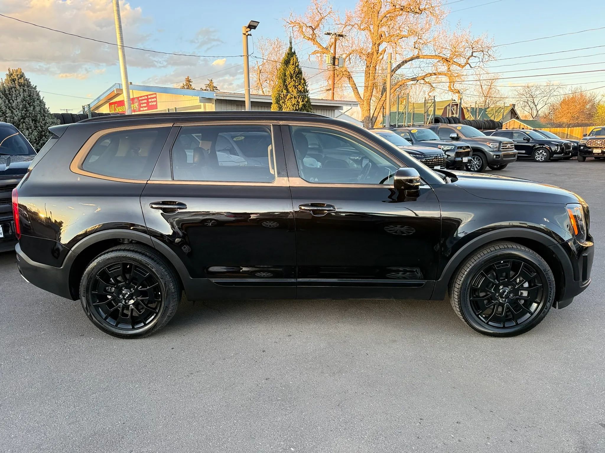 Used 2022 Kia Telluride SX w/ Nightfall Edition Package image 10