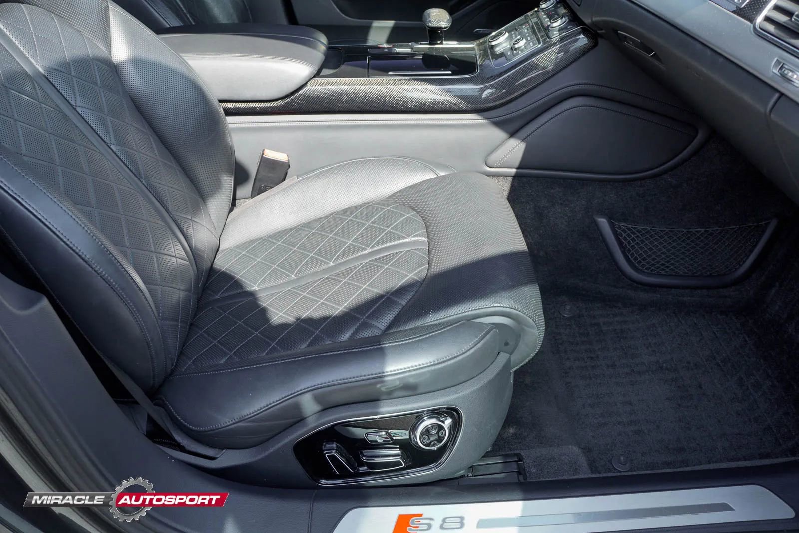 Used 2013 Audi S8 w/ Driver Assistance Pkg AWD/4WD image 31