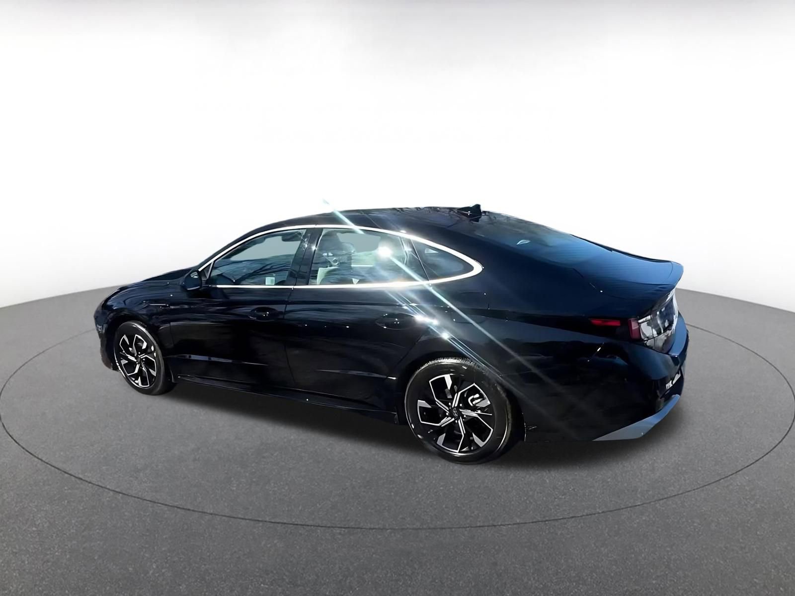 Used 2025 Hyundai Sonata SEL FWD image 8