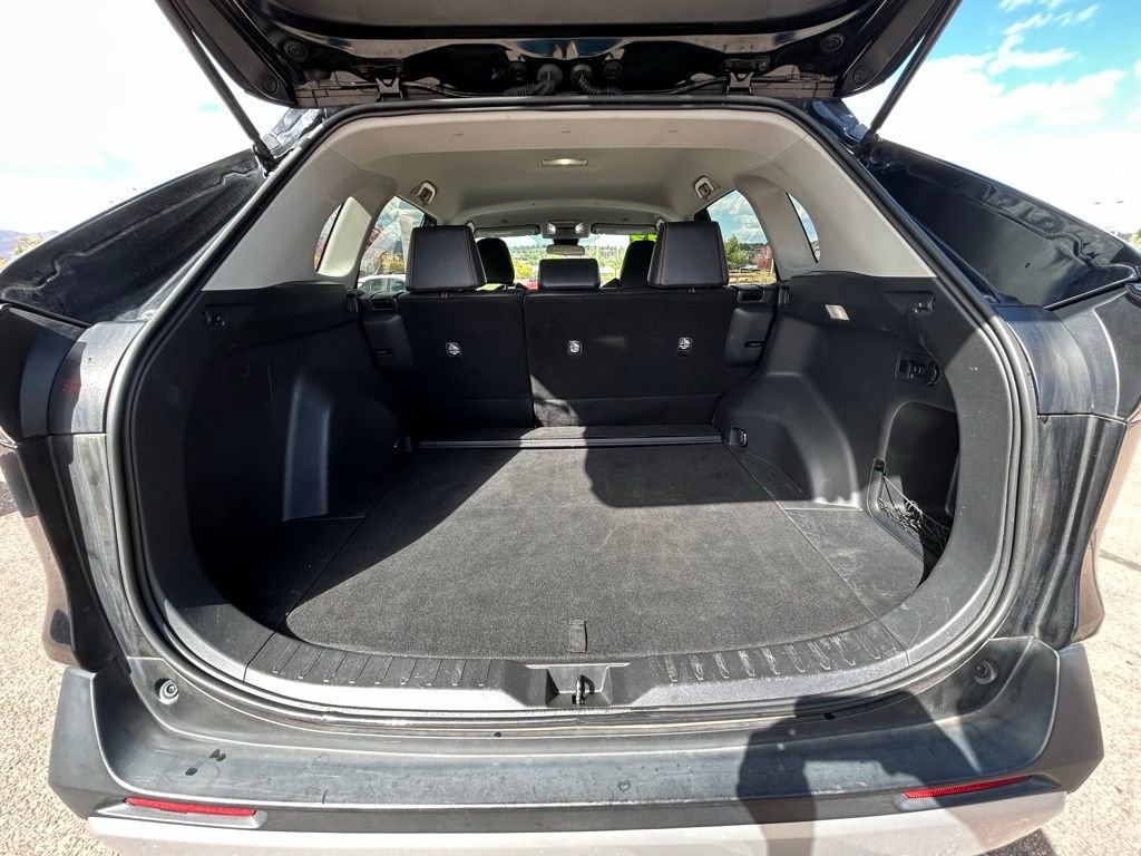 Used 2023 Toyota RAV4 Adventure image 32