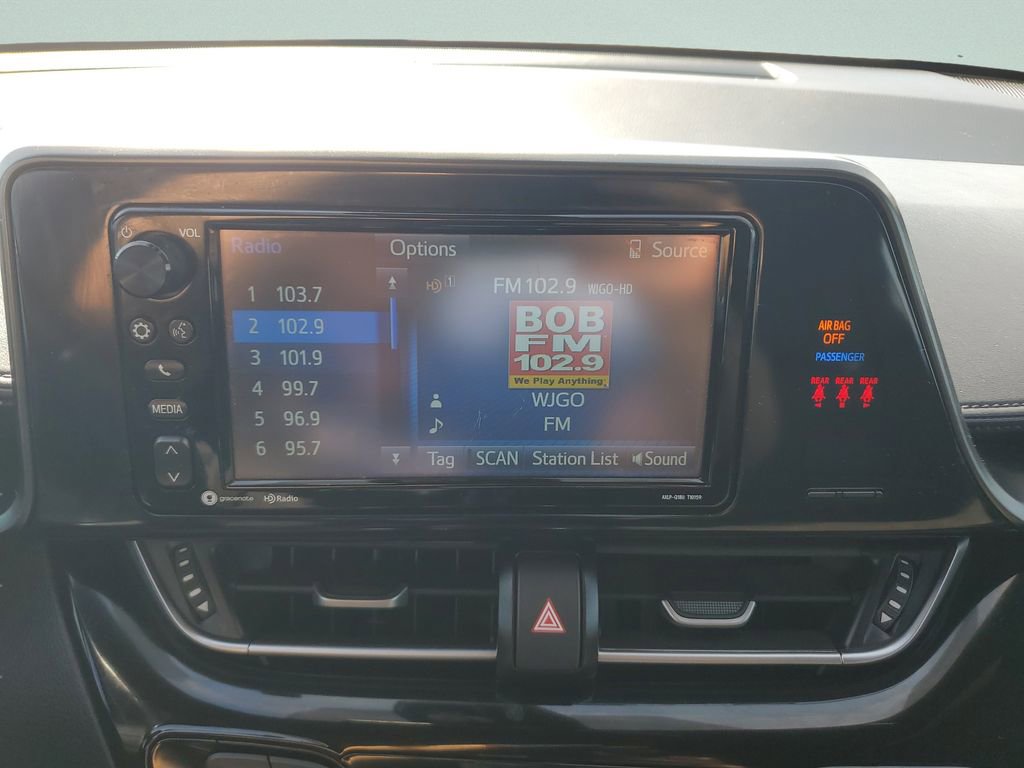 Used 2018 Toyota C-HR XLE image 17