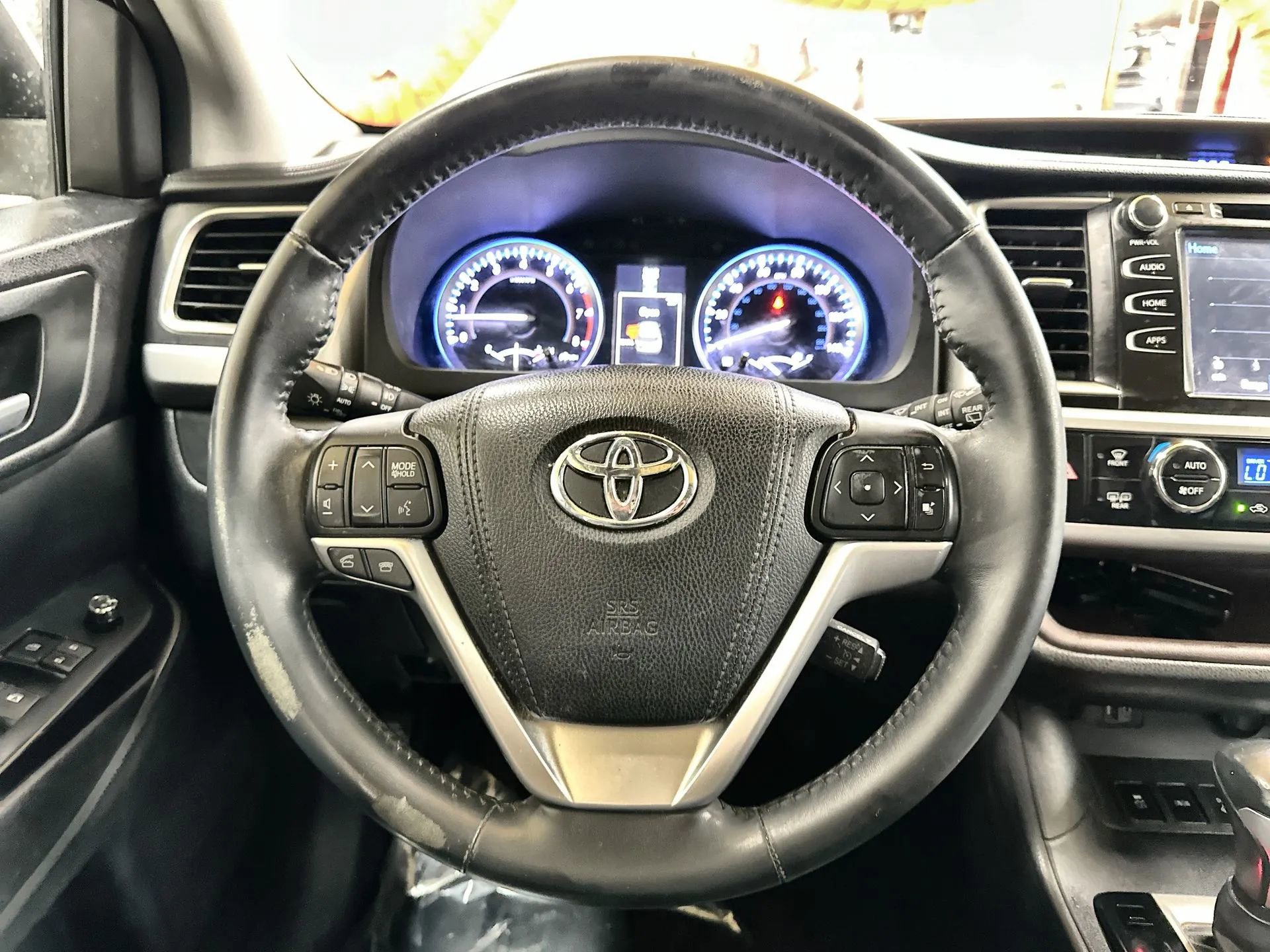 Used 2016 Toyota Highlander XLE image 16