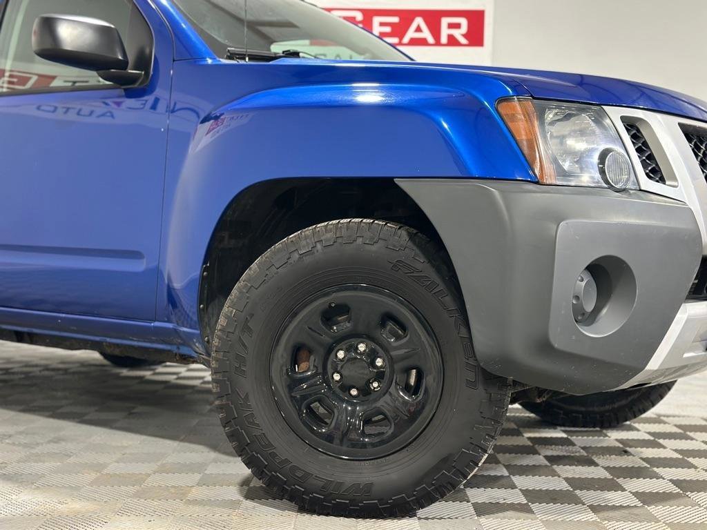 Used 2015 Nissan Xterra X image 3