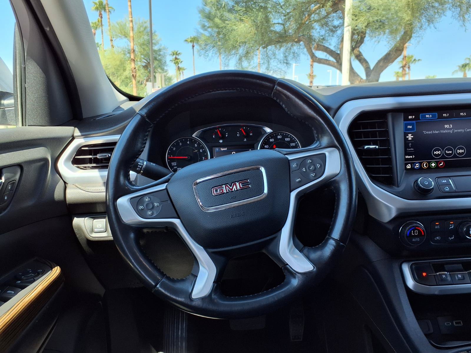 Used 2020 GMC Acadia SLE FWD image 18