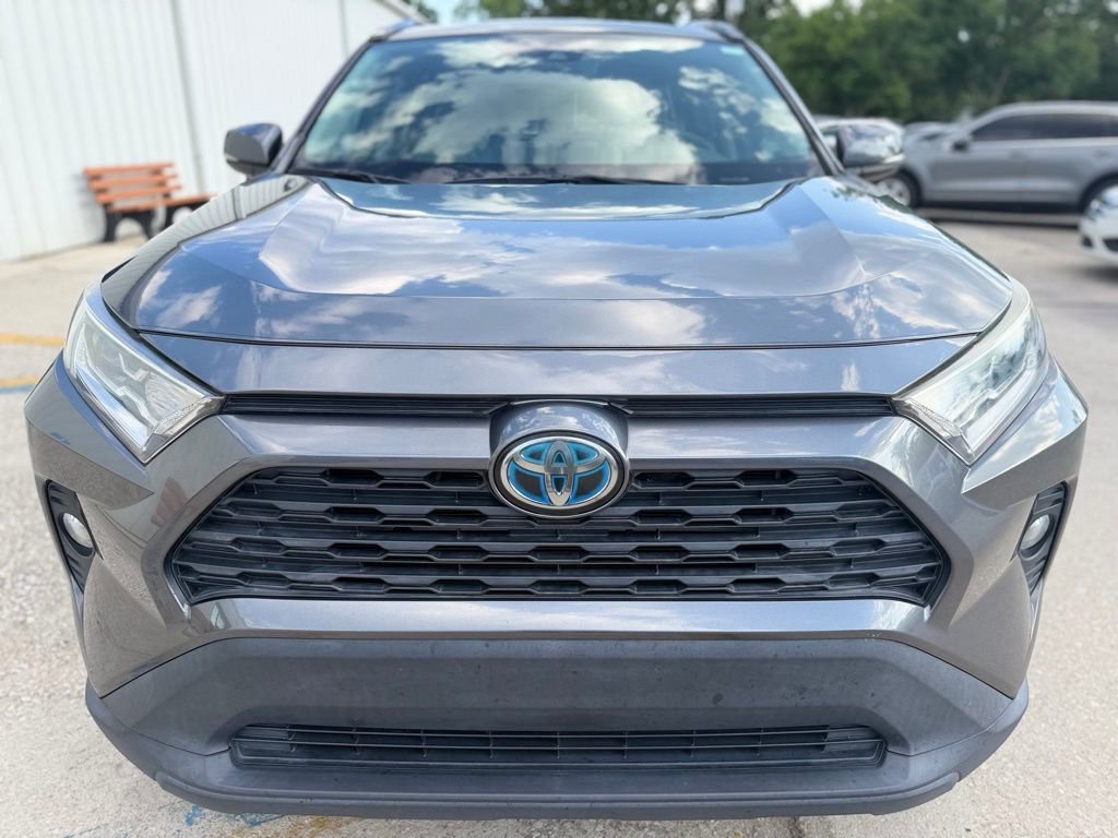 Used 2021 Toyota RAV4 XLE Premium AWD/4WD image 8