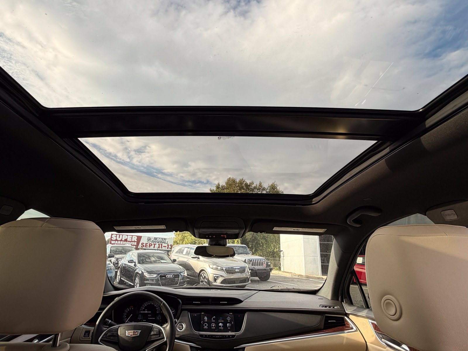Used 2018 Cadillac XT5 Luxury w/ Driver Awareness Package FWD image 33