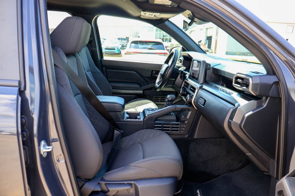Used 2025 Toyota Tacoma SR5 RWD image 10