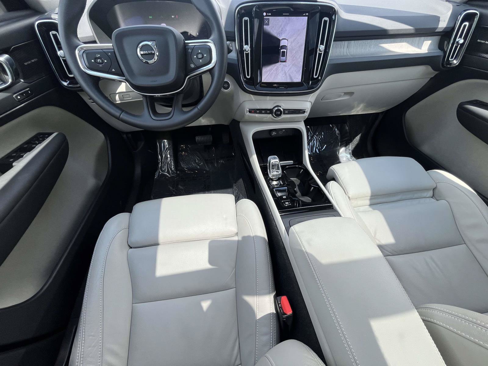 Certified 2024 Volvo XC40 B5 Plus w/ Protection Package Premier AWD/4WD image 16