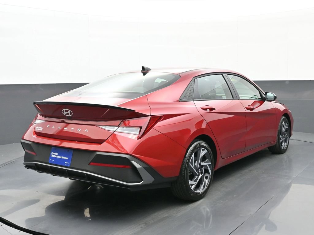 Certified 2025 Hyundai Elantra Sport image 4