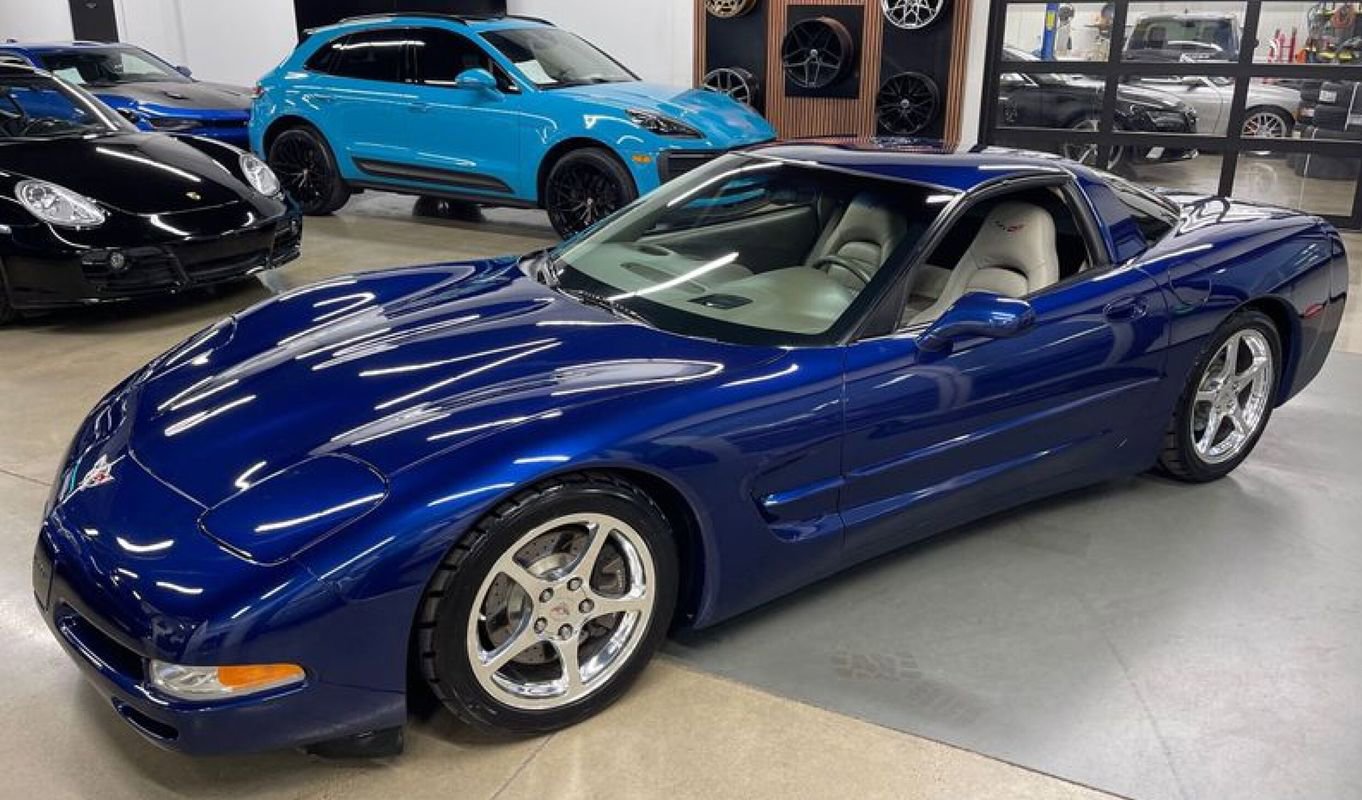 Used 2004 Chevrolet Corvette Coupe w/ Preferred Equipment Group