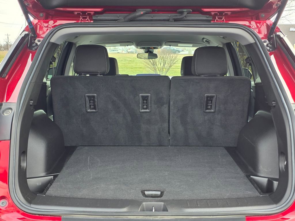 Used 2025 Chevrolet Blazer LT image 32