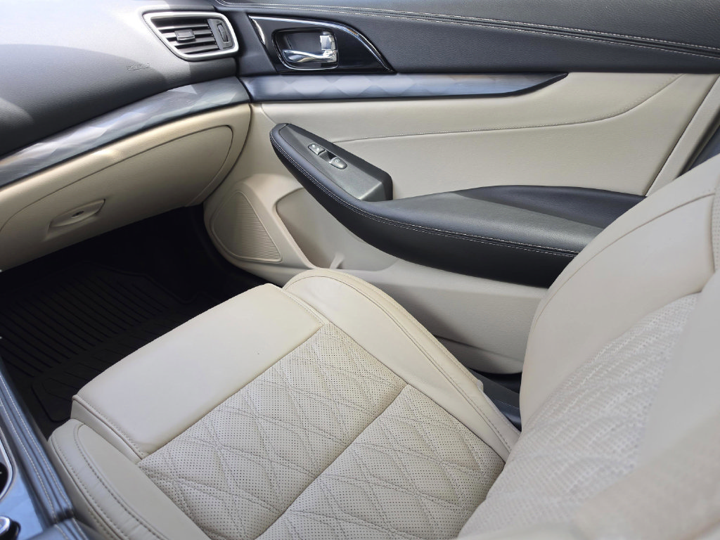 Certified 2023 Nissan Maxima Platinum w/ Sport Mat Group FWD image 23
