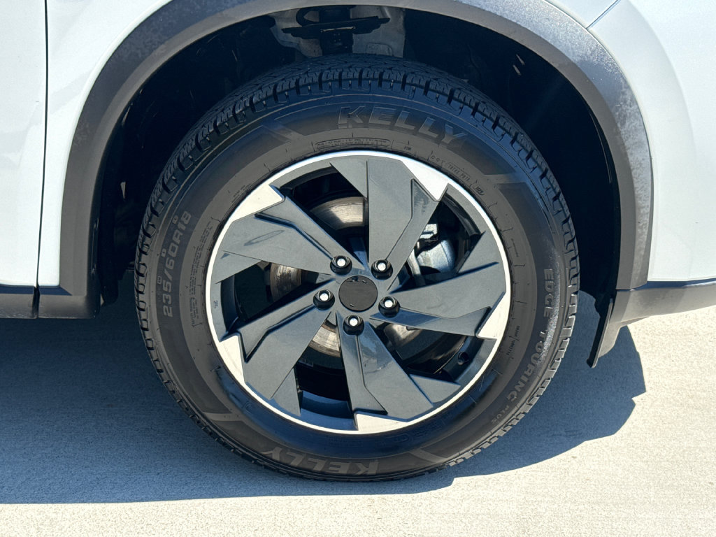 Used 2024 Nissan Rogue SV AWD/4WD image 11