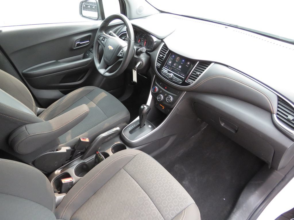Used 2022 Chevrolet Trax LS w/ Tint and Cruise Package AWD/4WD image 14