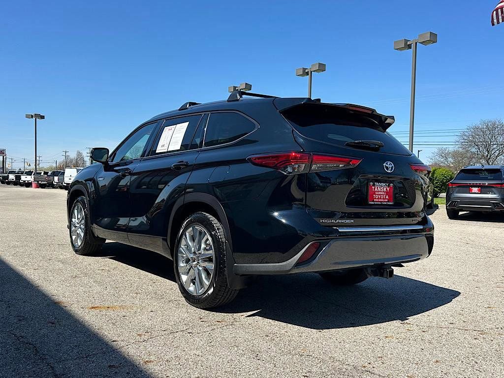 Used 2020 Toyota Highlander Limited AWD/4WD image 3