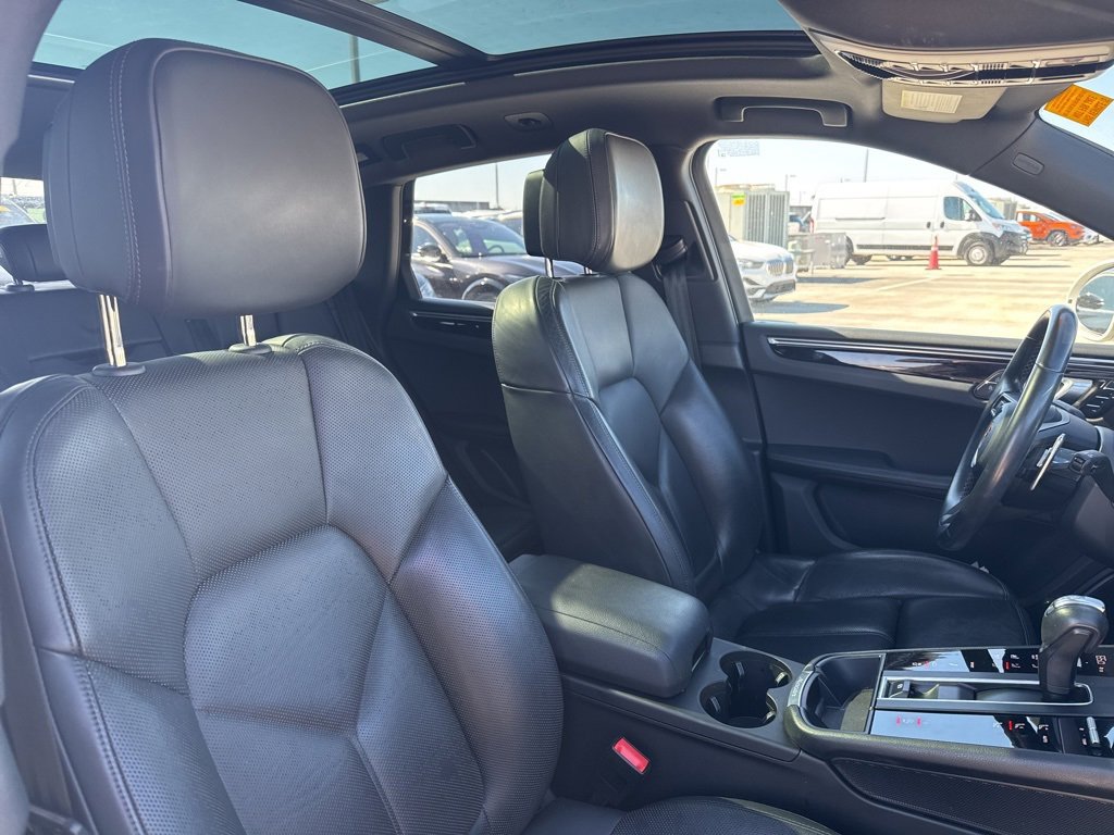Used 2022 Porsche Macan S image 12