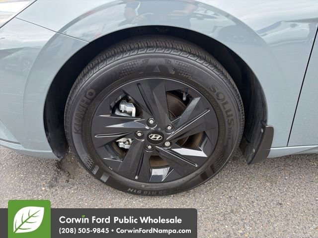 Used 2022 Hyundai Elantra SEL image 9