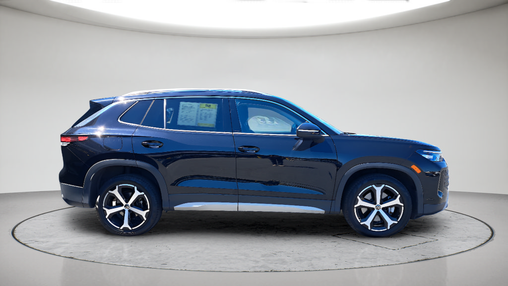 Used 2026 Volkswagen Tiguan SE AWD/4WD image 2
