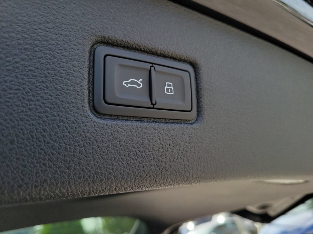 New 2026 Audi SQ7 Prestige AWD/4WD image 30