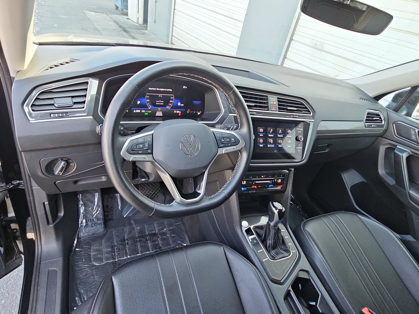 Certified 2024 Volkswagen Tiguan SE FWD image 18