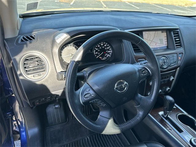 Certified 2017 Nissan Pathfinder Platinum w/ Family Entertainment Package image 11