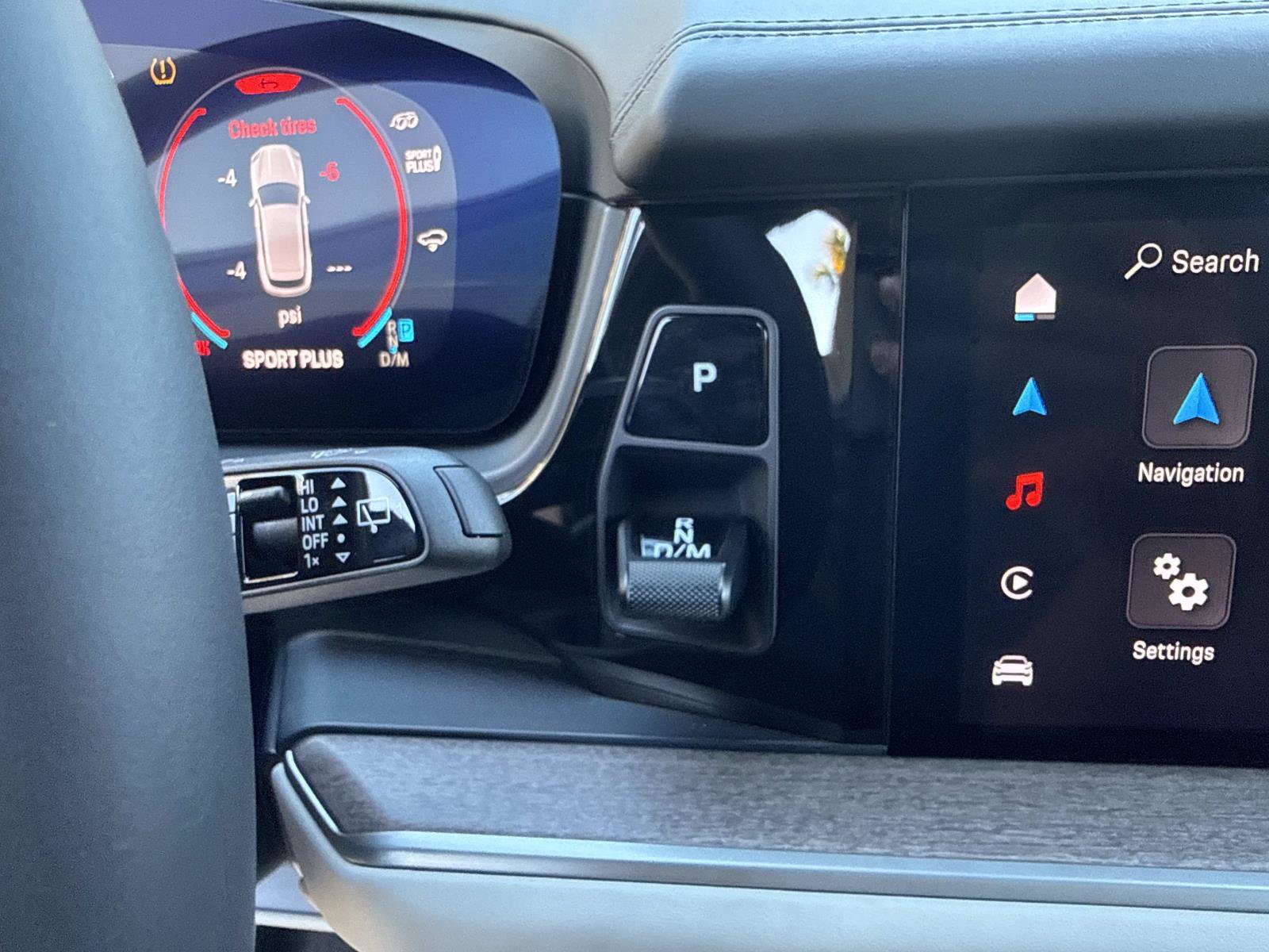 Certified 2025 Porsche Cayenne S image 32