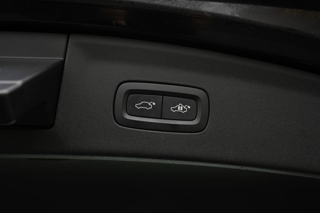 Used 2022 Polestar Polestar 2 w/ Performance Package image 16