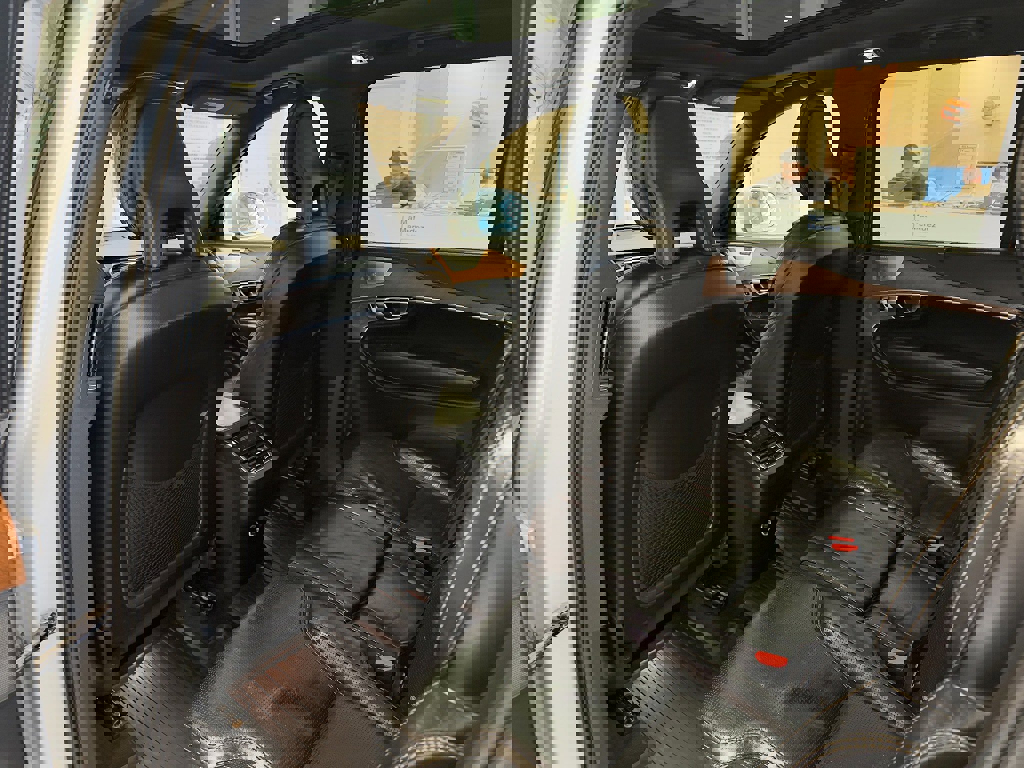 Used 2018 Volvo XC90 T6 Inscription w/ Convenience Package image 34