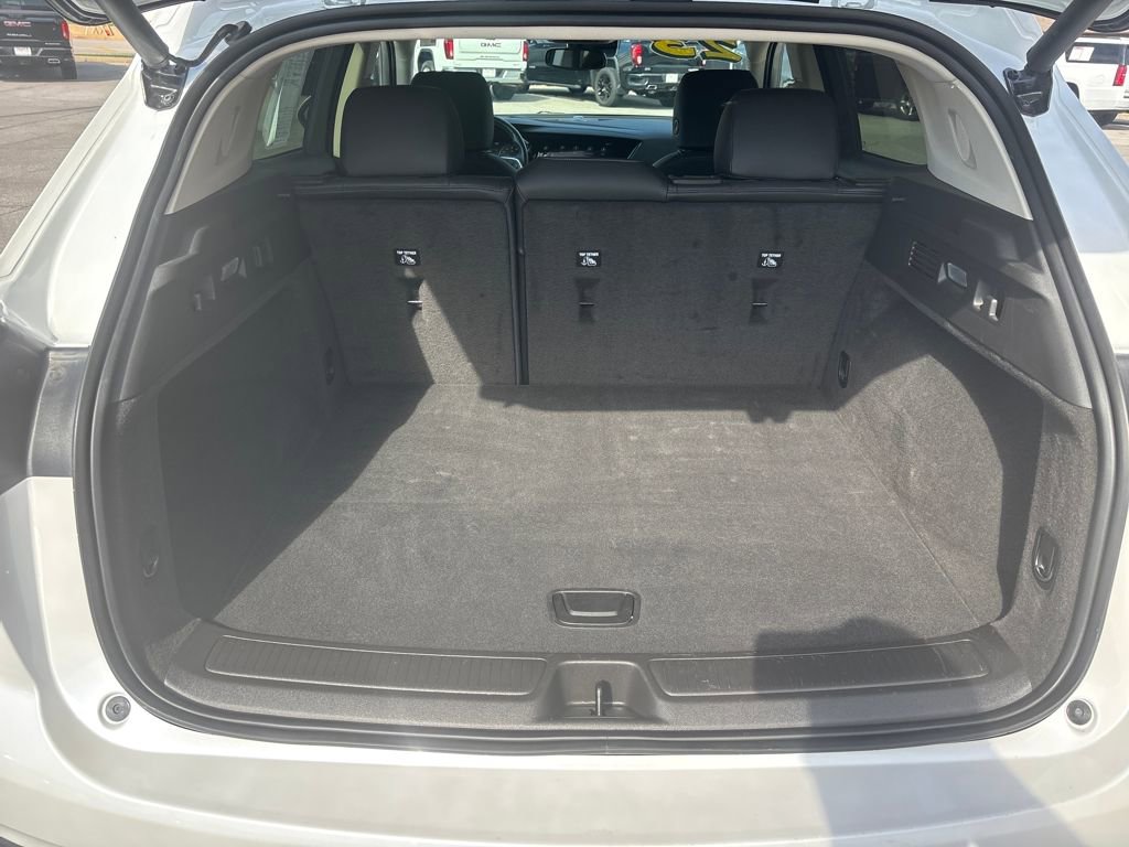Used 2023 Buick Envision Essence image 29