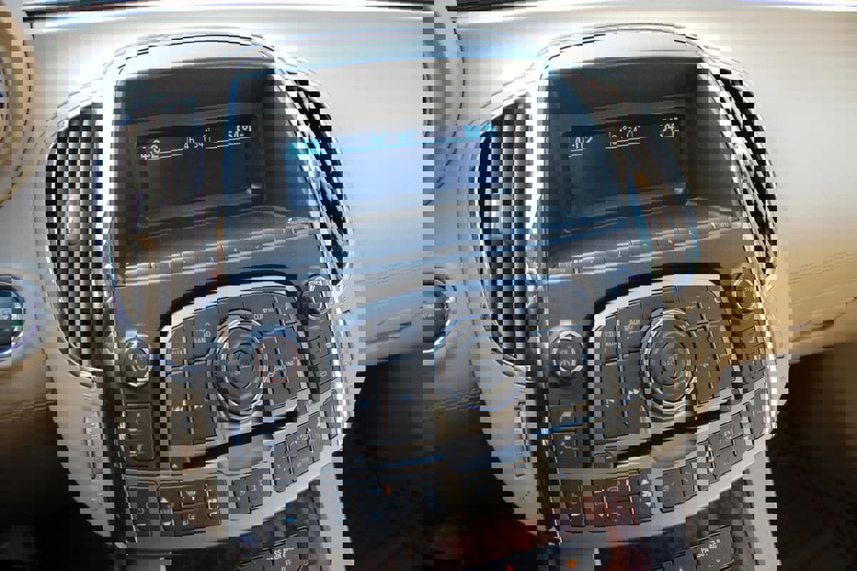 Used 2010 Buick LaCrosse CXL w/ Luxury Package FWD image 14