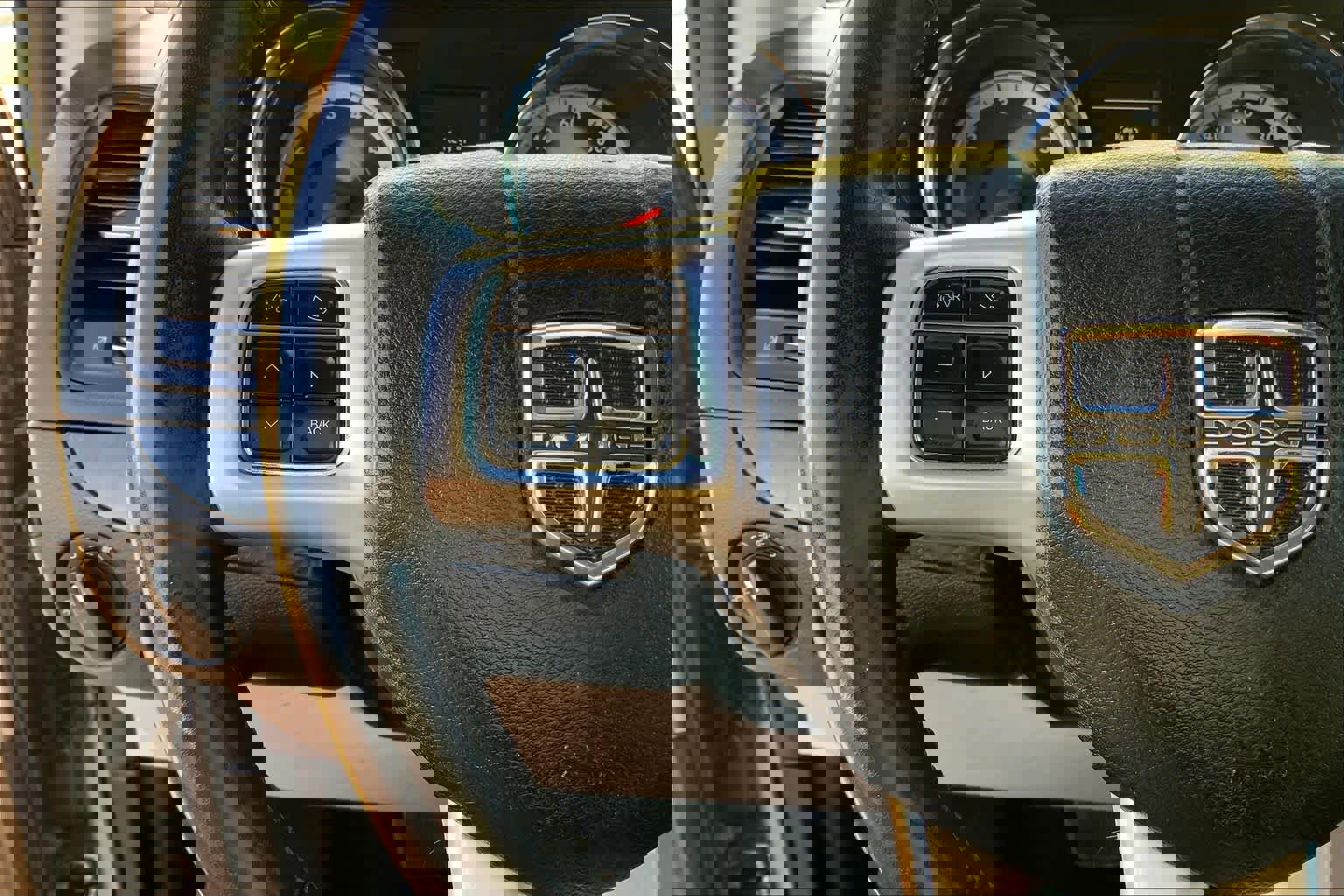 Used 2019 Dodge Grand Caravan SE w/ UConnect Hands-Free Group image 19