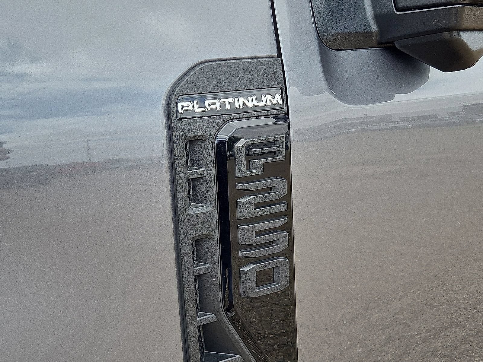 Used 2025 Ford F250 Platinum w/ Tremor Off-Road Package AWD/4WD image 12