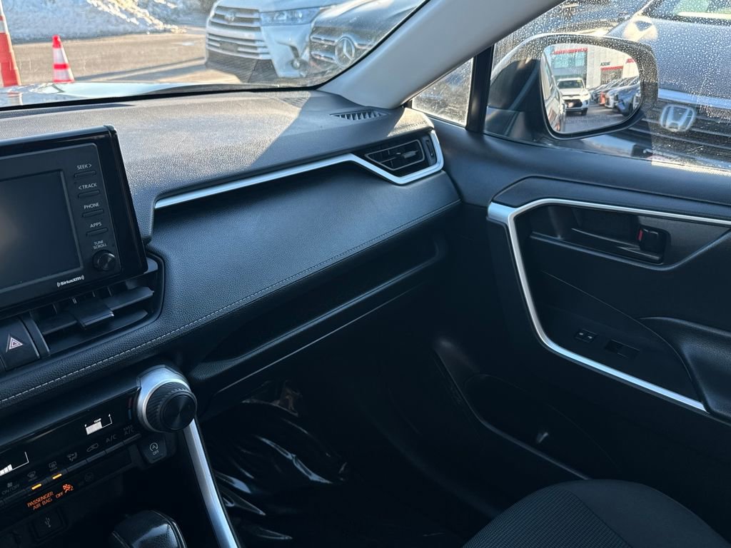 Used 2022 Toyota RAV4 LE image 26