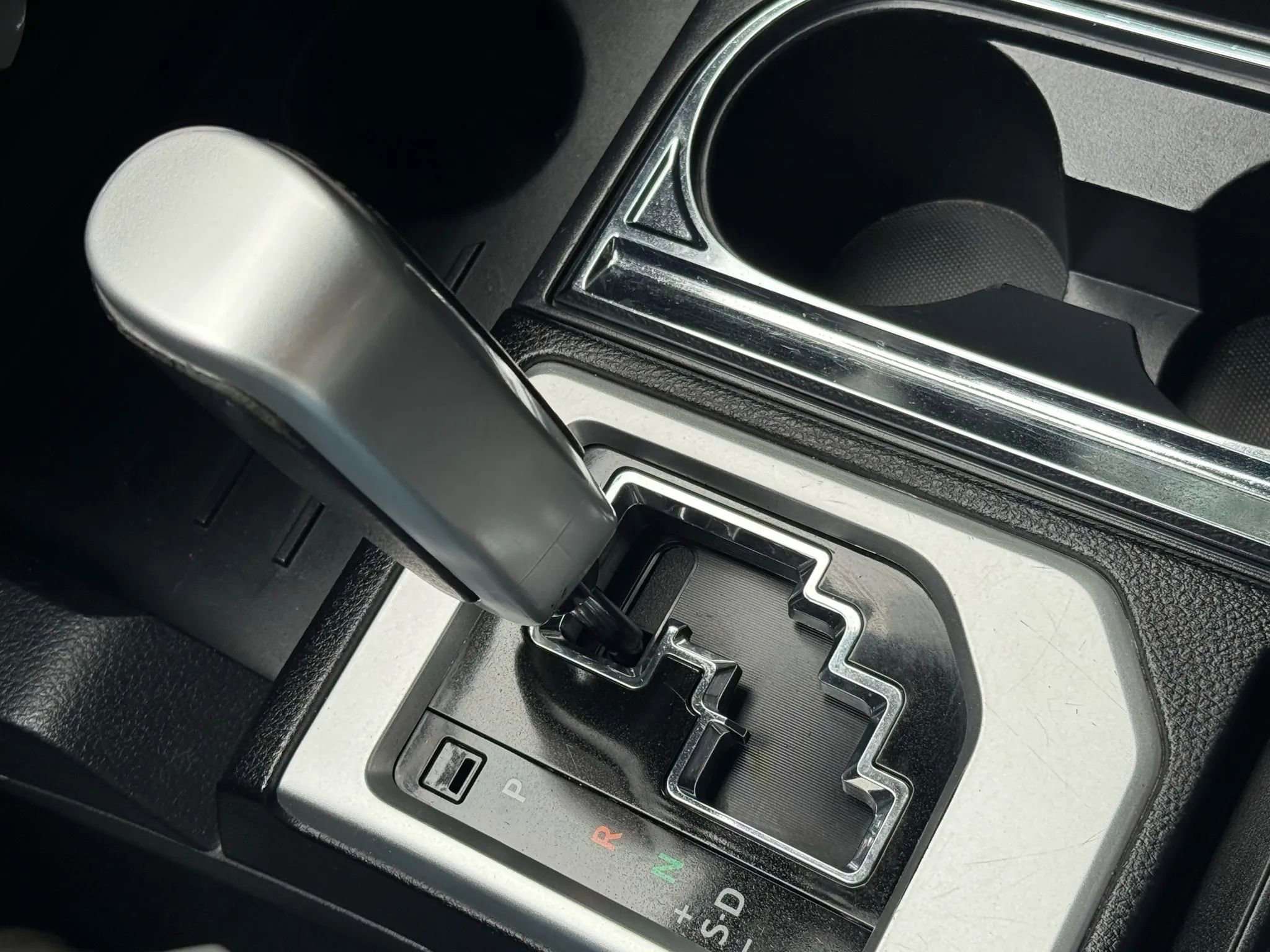 Used 2018 Toyota Tundra SR5 w/ SR5 Upgrade Package image 17