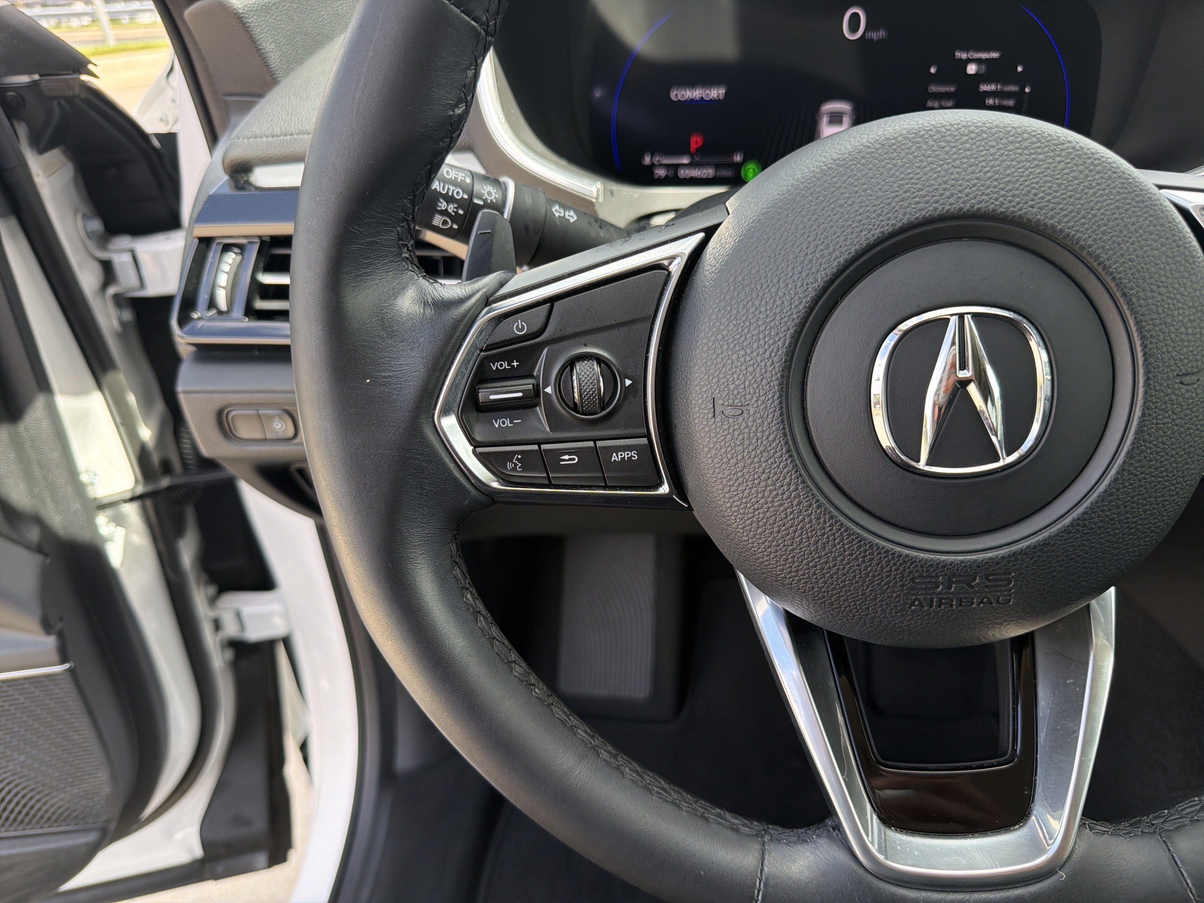 Used 2023 Acura MDX SH-AWD image 19
