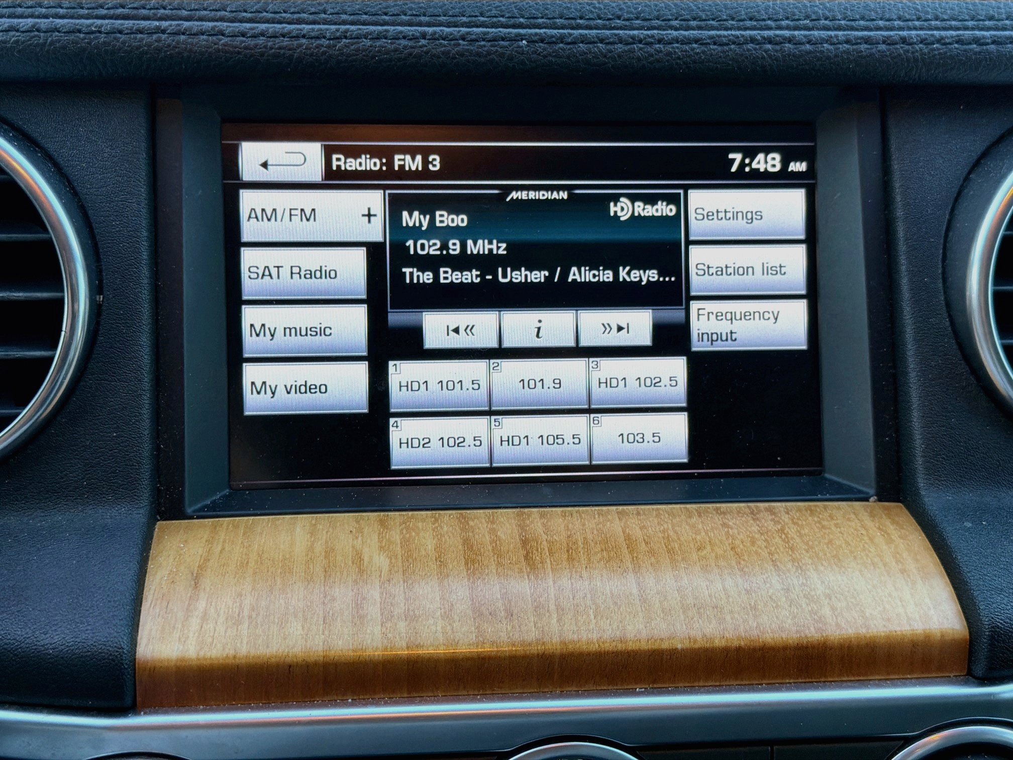 Used 2014 Land Rover LR4 HSE AWD/4WD image 30