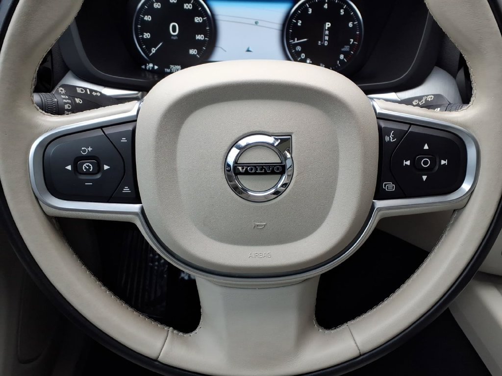 Used 2018 Volvo XC60 T6 Momentum w/ Convenience Package AWD/4WD image 12