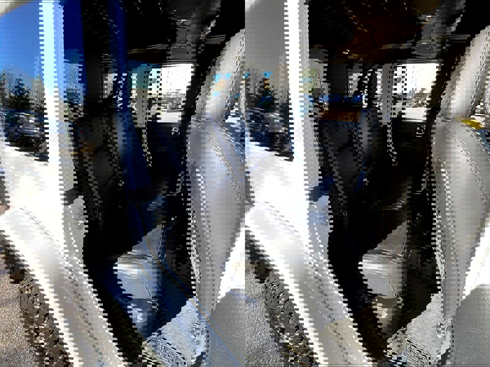 Used 2024 Jeep Wrangler Unlimited Rubicon 4xe image 16