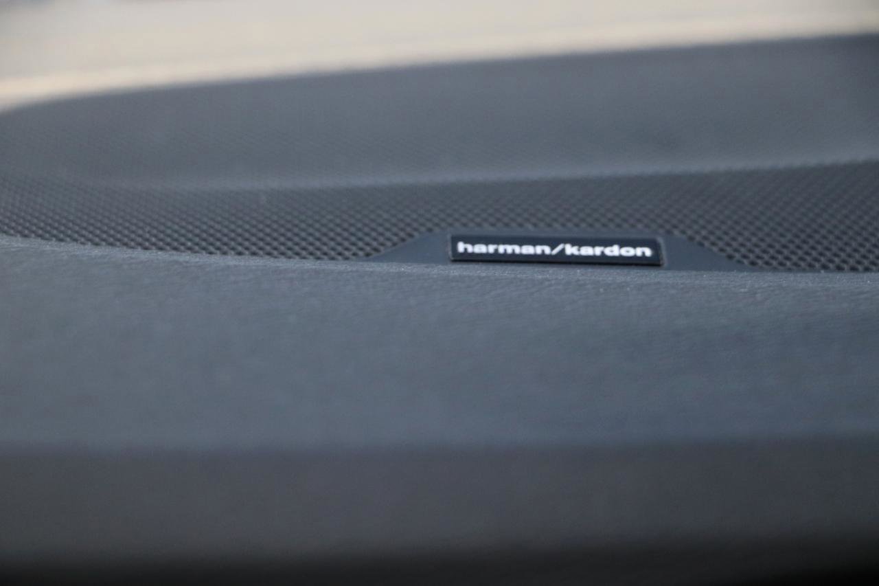 Used 2015 Volvo V60 T5 Platinum image 12