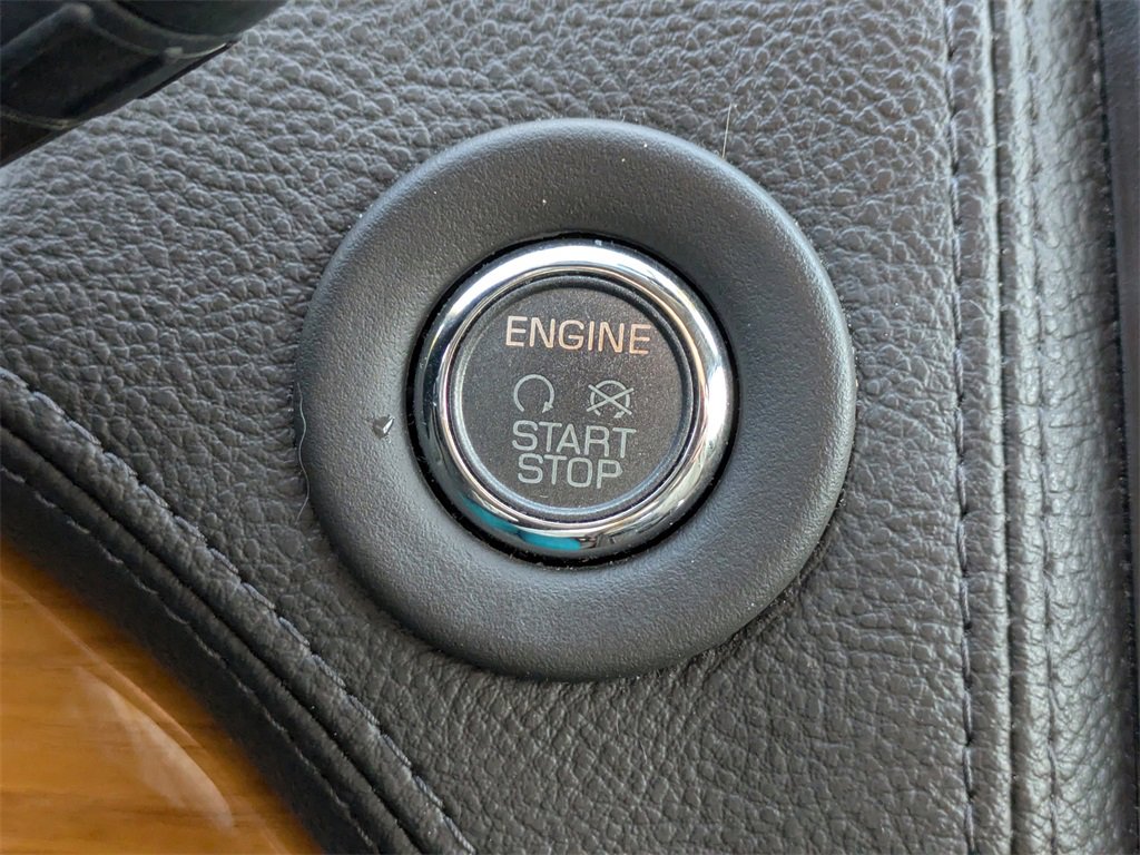 Used 2015 Lincoln MKX FWD w/ Walnut Swirl Wood Package image 28