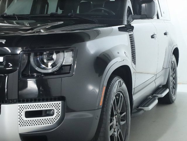 Certified 2023 Land Rover Defender 130 SE AWD/4WD image 13