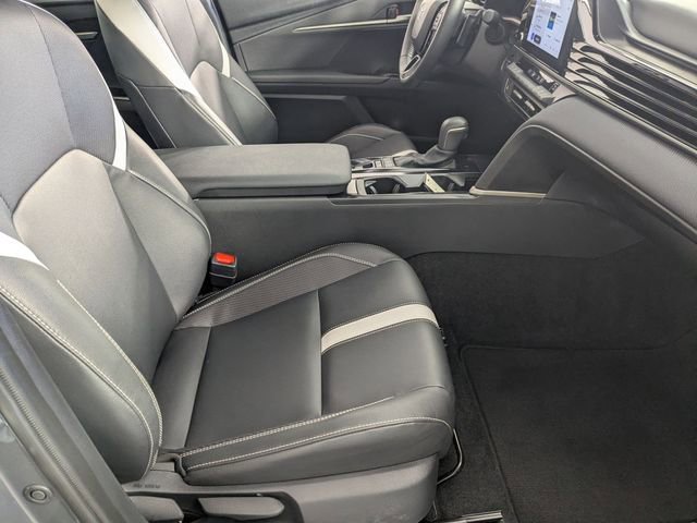 Used 2025 Toyota Camry SE image 31