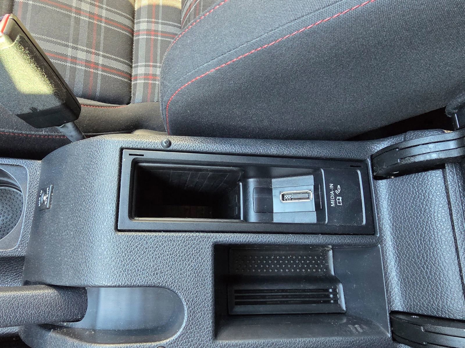 Used 2014 Volkswagen GTI Wolfsburg Edition image 29