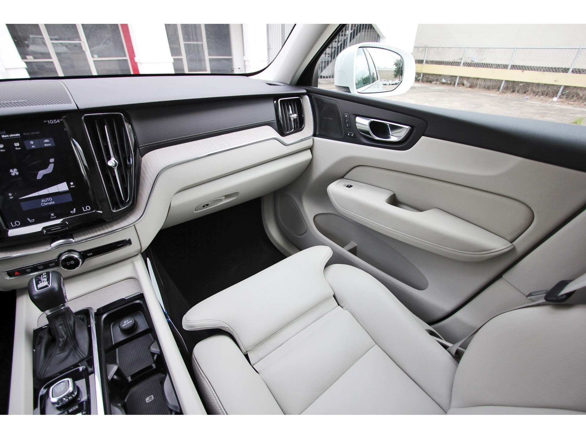 Used 2020 Volvo XC60 T6 Inscription AWD/4WD image 12