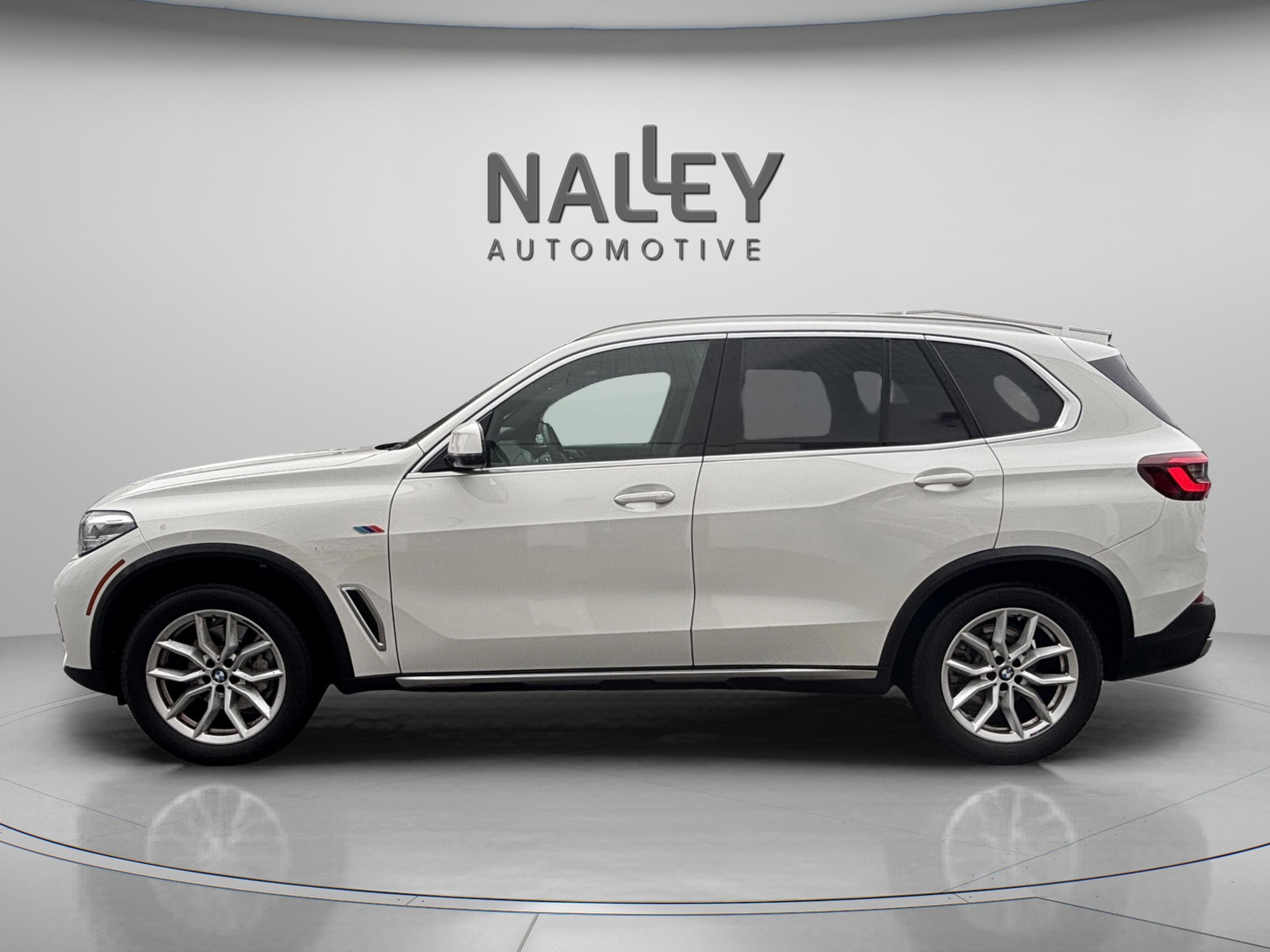 Used 2023 BMW X5 sDrive40i w/ Premium Package image 2
