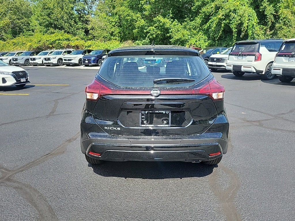 New 2025 Nissan Kicks Play S image 5