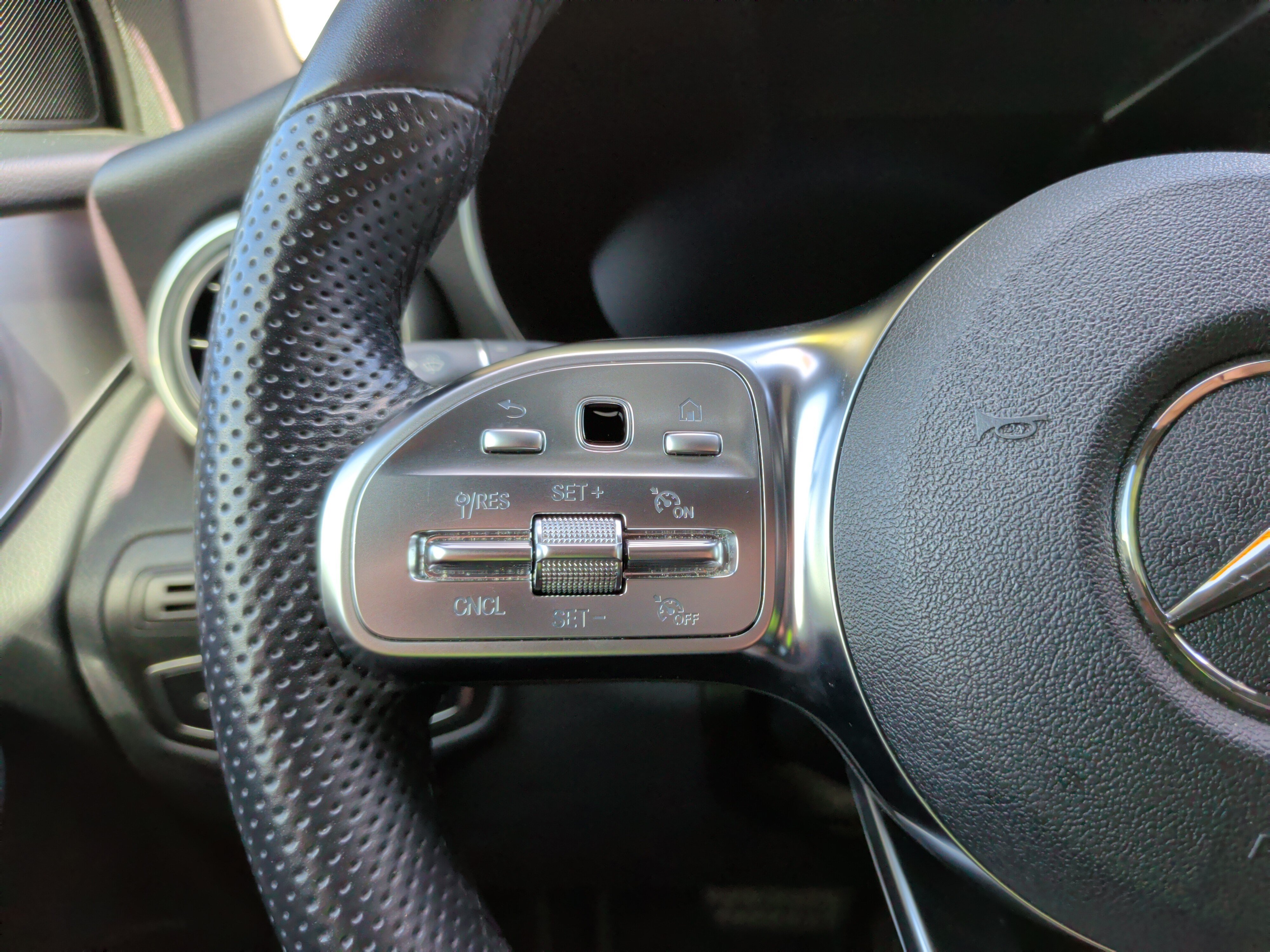 Used 2021 Mercedes-Benz GLC 300 4MATIC Coupe image 22