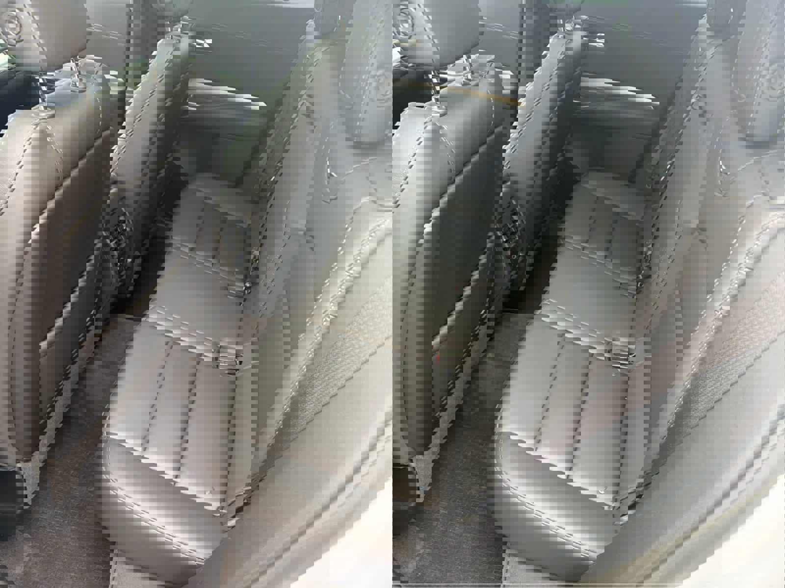 Used 2022 Cadillac XT4 Premium Luxury w/ Enhanced Visibility Package image 23