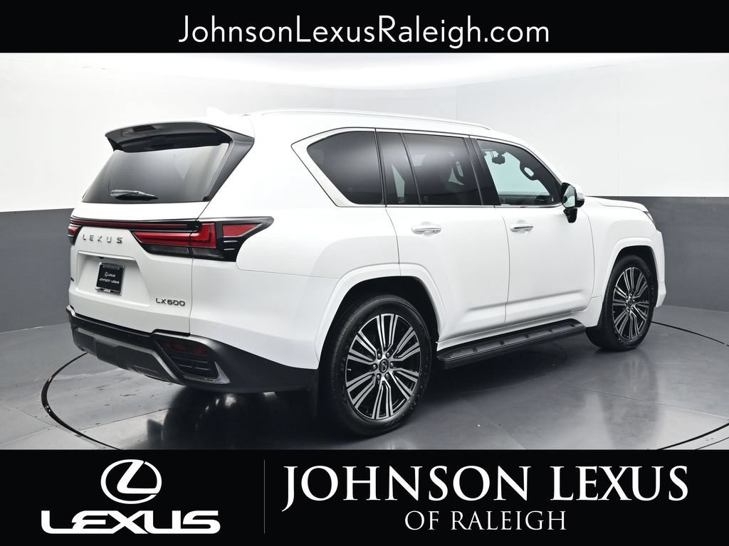 Used 2023 Lexus LX 600 4WD w/ Luxury Package image 9
