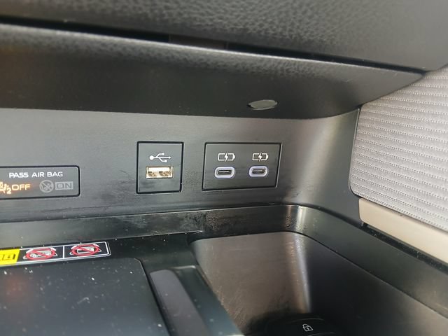 Used 2025 Toyota Camry SE w/ Multimedia Upgrade Package FWD image 23